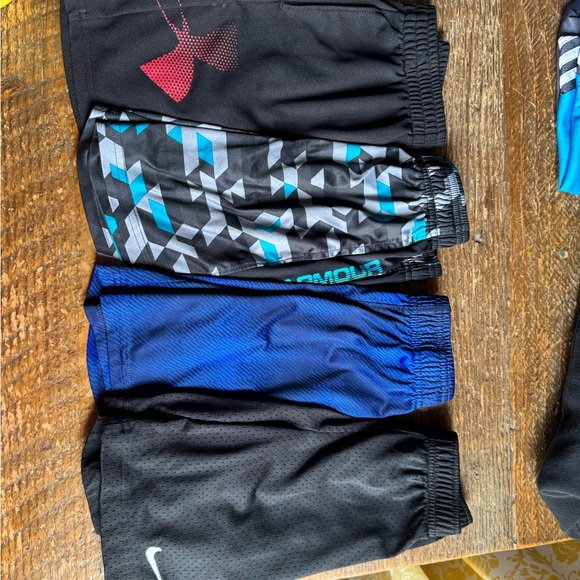 Boys Size 6 Shorts - Under Armour Nike Lot of 4 EUC - Picture 6 of 6